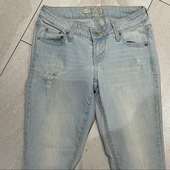 Light Wash Distressed Skinny Jeans - Picture 4 of 5